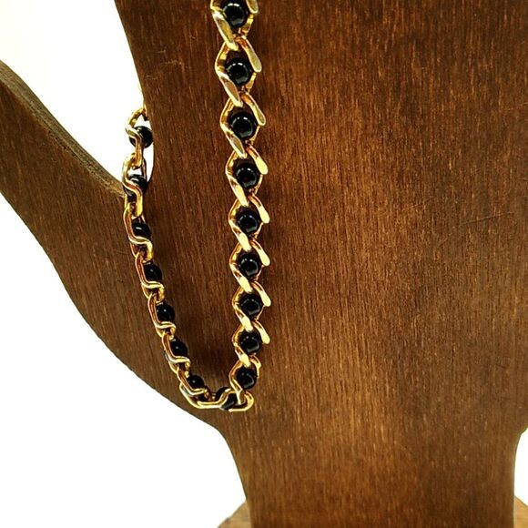 AVON Bracelet CAPTURED TREASURES Gold-tone Curb Link Faux Black Onyx Beaded Acce - Picture 5 of 12